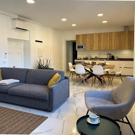 Dolce Vista Mantovani Palace קומו